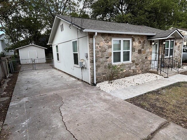 505 Clarke St in Austin, TX - Building Photo - Building Photo