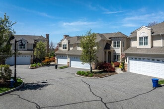 Vizcaya in West Orange, NJ - Foto de edificio - Building Photo