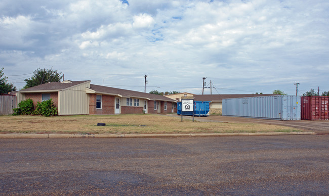 Cottonwood Village in Lorenzo, TX - Foto de edificio - Building Photo