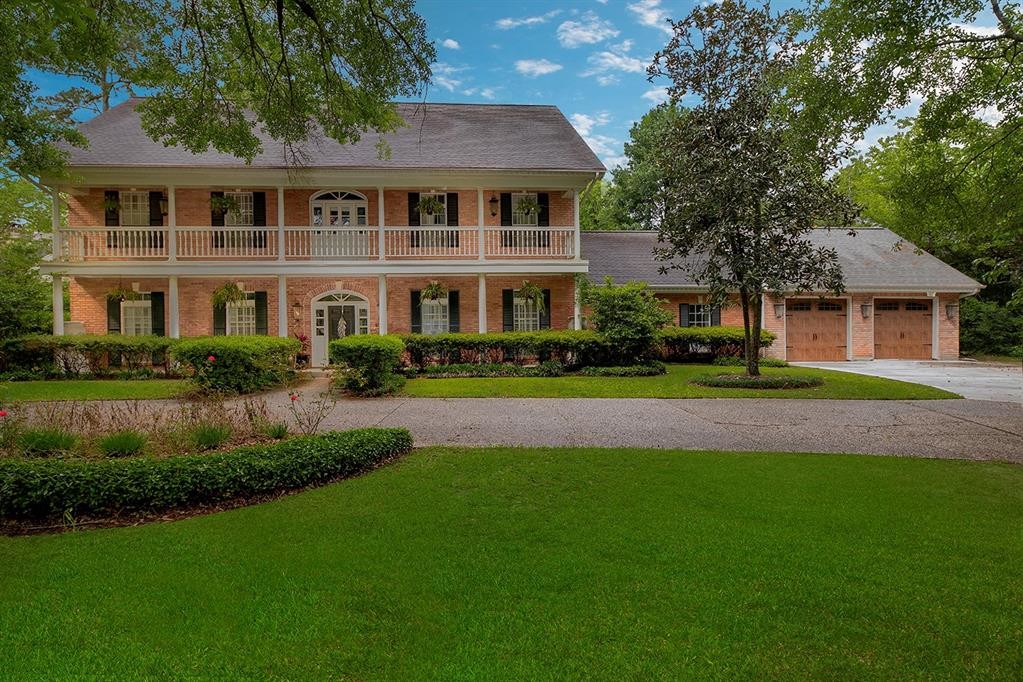 6 N Longspur Dr in Spring, TX - Foto de edificio