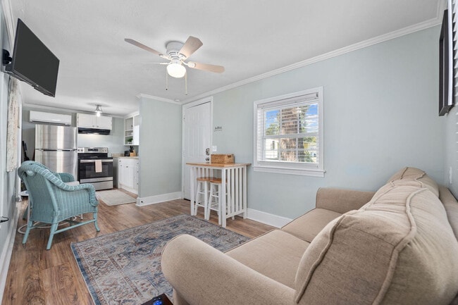 347 Seabreeze Dr in Murrells Inlet, SC - Foto de edificio - Building Photo