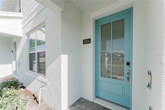1604 Crowncrest Dr in Apopka, FL - Foto de edificio - Building Photo