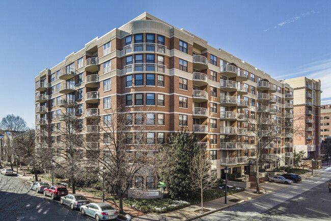 Braddock Place in Alexandria, VA - Building Photo - Building Photo