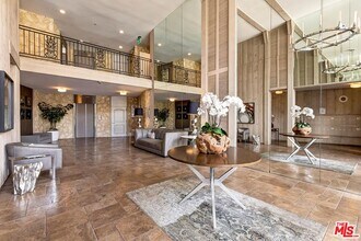 809 S Bundy Dr in Los Angeles, CA - Building Photo - Building Photo