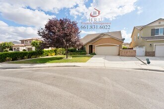10413 Sirretta Peak Pl in Bakersfield, CA - Building Photo - Building Photo