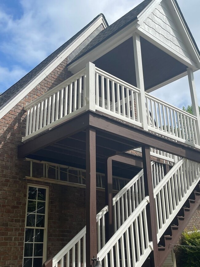 property at 104 Waterford Pl