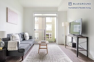 17645 NE 69th Ct in Redmond, WA - Building Photo - Building Photo