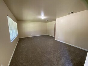 3570 Paramount St in North Richland Hills, TX - Building Photo - Building Photo