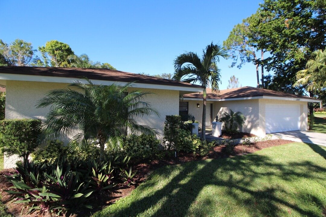 13471 Jonquil Pl in Wellington, FL - Building Photo