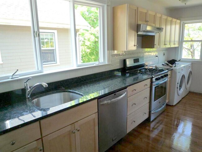 17 Milton St, Unit 2