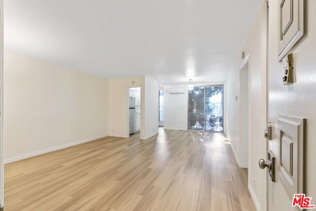 4255 5th St in Los Angeles, CA - Building Photo - Building Photo