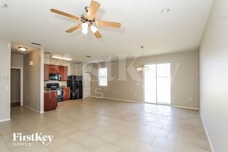 4330 Sun Center Rd in Mulberry, FL - Building Photo - Building Photo