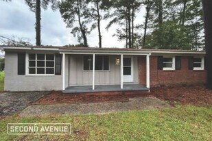 5041 Inverness Dr in Fayetteville, NC - Building Photo