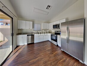 11340 W Hutton Dr in Surprise, AZ - Building Photo - Building Photo