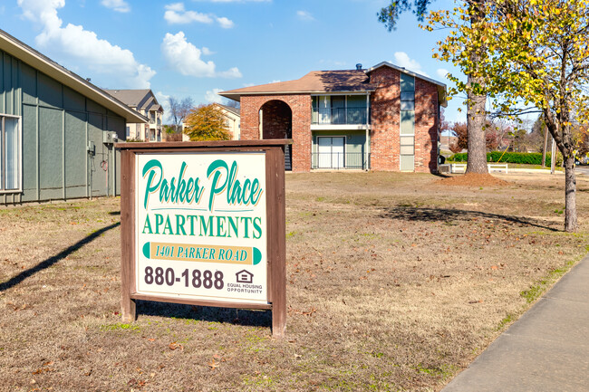 Parker Place Apartments in Russellville, AR - Building Photo - Building Photo