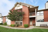 Building Photo - Chapel Ridge of Shawnee Apartments in Shawnee, Oklahoma