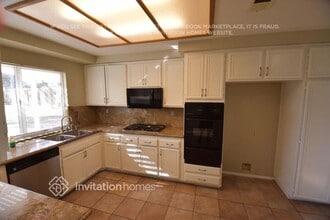 24447 Calle Santa Monica in Murrieta, CA - Building Photo - Building Photo