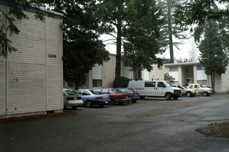 Park Place Apartments in Lakewood, WA - Foto de edificio - Building Photo
