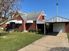 4517 Lincoln Ave in Jeannette, PA - Foto de edificio - Building Photo
