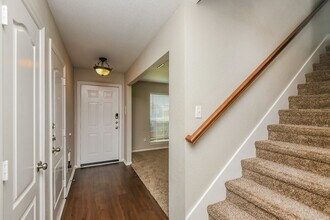 425 NE Murphy Rd in Burleson, TX - Foto de edificio - Building Photo