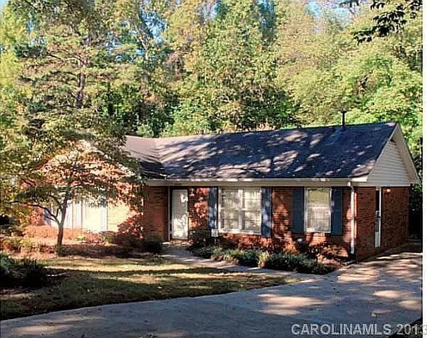 4824 Farm Pond Ln in Charlotte, NC - Building Photo - Building Photo