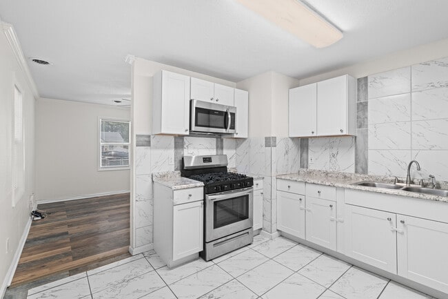 429 Ford Rd in Hampton, VA - Building Photo - Building Photo