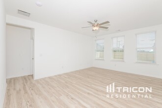 125 Everett Sq in Mcdonough, GA - Building Photo - Building Photo