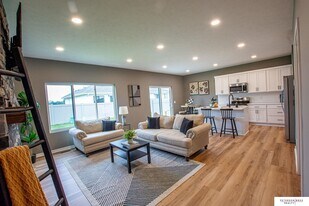 14804 Willow St in Bennington, NE - Building Photo