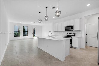 8342 NW 7th Pl in Plantation, FL - Building Photo - Building Photo