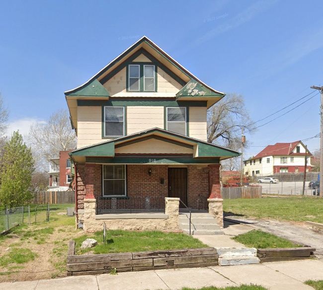 property at 916 Bellefontaine Ave