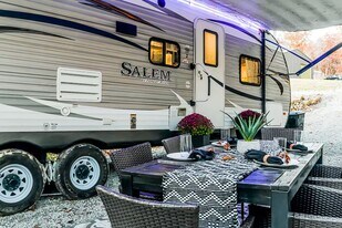 82 Hedgeiron Dr in Leitchfield, KY - Building Photo