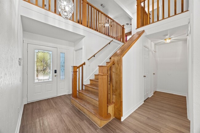 property at 12 Dewthread Ct