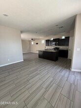 14655 Pebble Hills Blvd in El Paso, TX - Building Photo - Building Photo