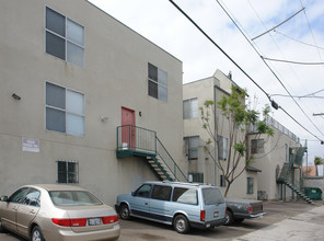 4265-4275 Chamoune Ave in San Diego, CA - Building Photo - Building Photo