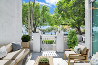 300 S Australian Ave in West Palm Beach, FL - Building Photo - Building Photo