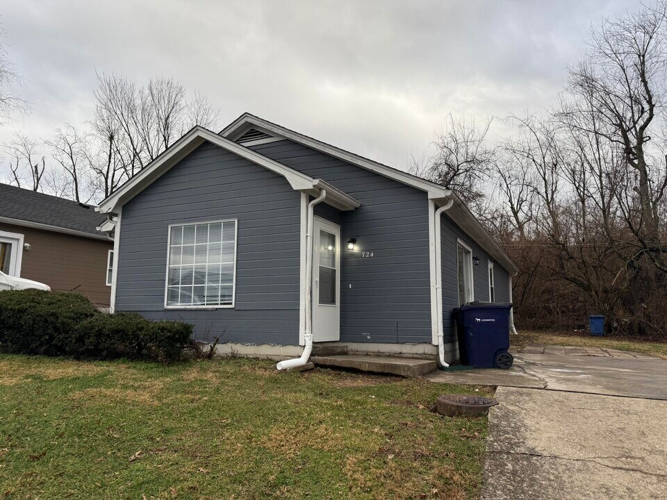 724 Gatehouse Pl in Lexington, KY - Building Photo
