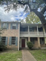 7801 St Charles Ave in New Orleans, LA - Building Photo