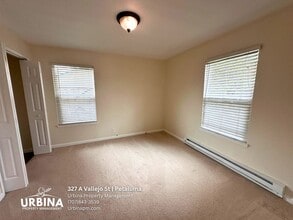 327 Vallejo St in Petaluma, CA - Building Photo - Building Photo