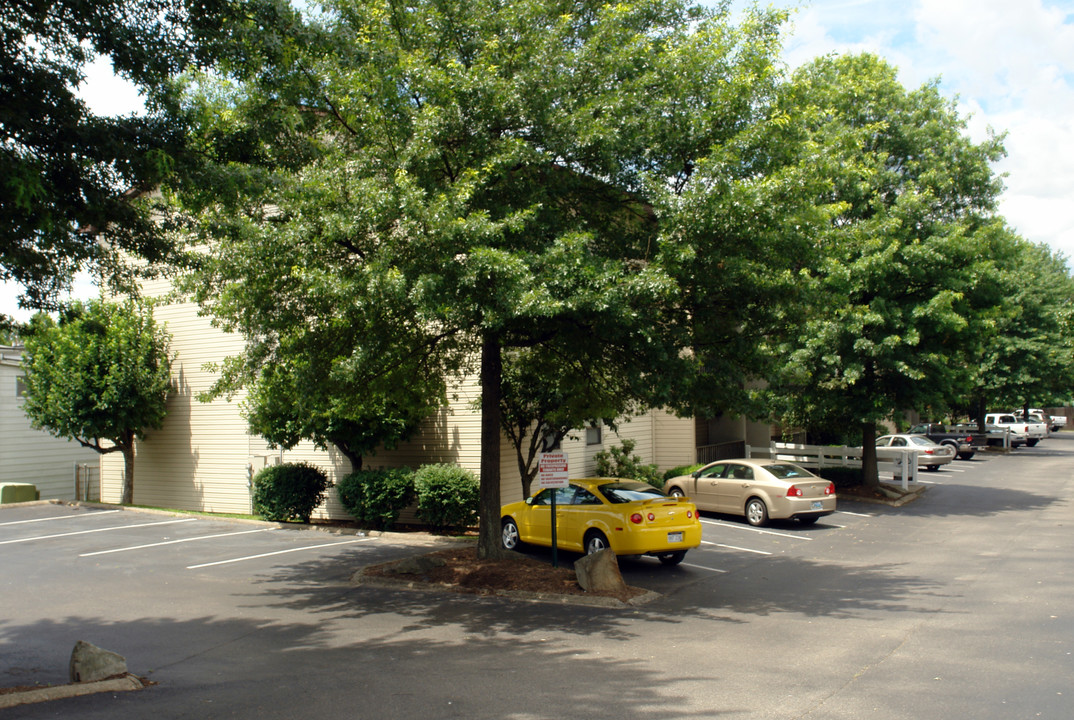 Salina Village Apartments in Charleston, WV - Foto de edificio