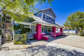 Raymond Avenue in Los Angeles, CA - Building Photo - Interior Photo