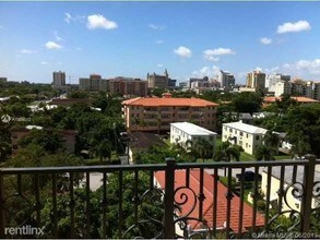 20 Calabria Ave-Unit -Apt 401B in Coral Gables, FL - Building Photo - Building Photo