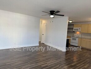 810 Lake Shore Dr in Lake Park, FL - Building Photo - Building Photo