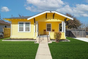 475 E French Pl in San Antonio, TX - Building Photo