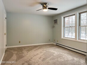 44 Phillips Rd in Stillwater, NY - Building Photo - Building Photo