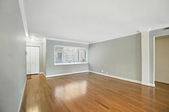 2270 Madison Rd, Unit 1B in Cincinnati, OH - Building Photo - Building Photo