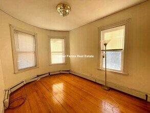 803 Parker St, Unit 3 in Boston, MA - Building Photo - Building Photo