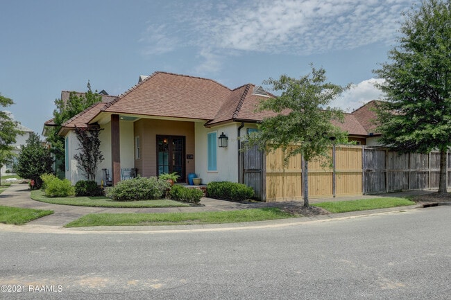 108 Beaulac Ln in Lafayette, LA - Building Photo - Building Photo