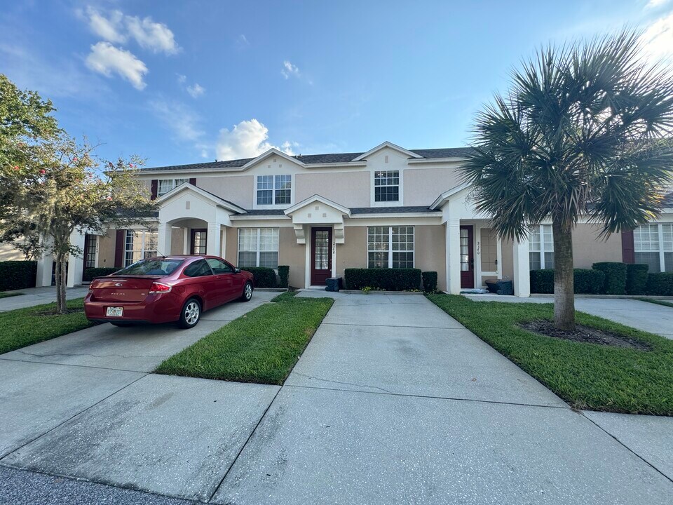 2368 Silver Palm Dr in Kissimmee, FL - Building Photo