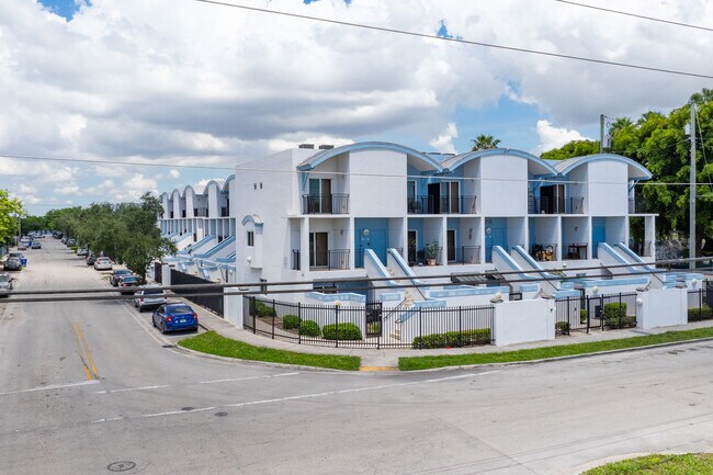 Parkview Gardens in Miami, FL - Building Photo - Building Photo