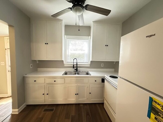 property at 1424 N Limestone